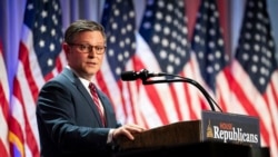 Ketua DPR Amerika Serikat Mike Johnson dalam pertemuan dengan anggota DPR dari Partai Republik dan Presiden terpilih Donald Trump di hotel Hyatt Regency di Washington, D.C., 13 November 2024. (Allison ROBBERT / POOL / AFP)