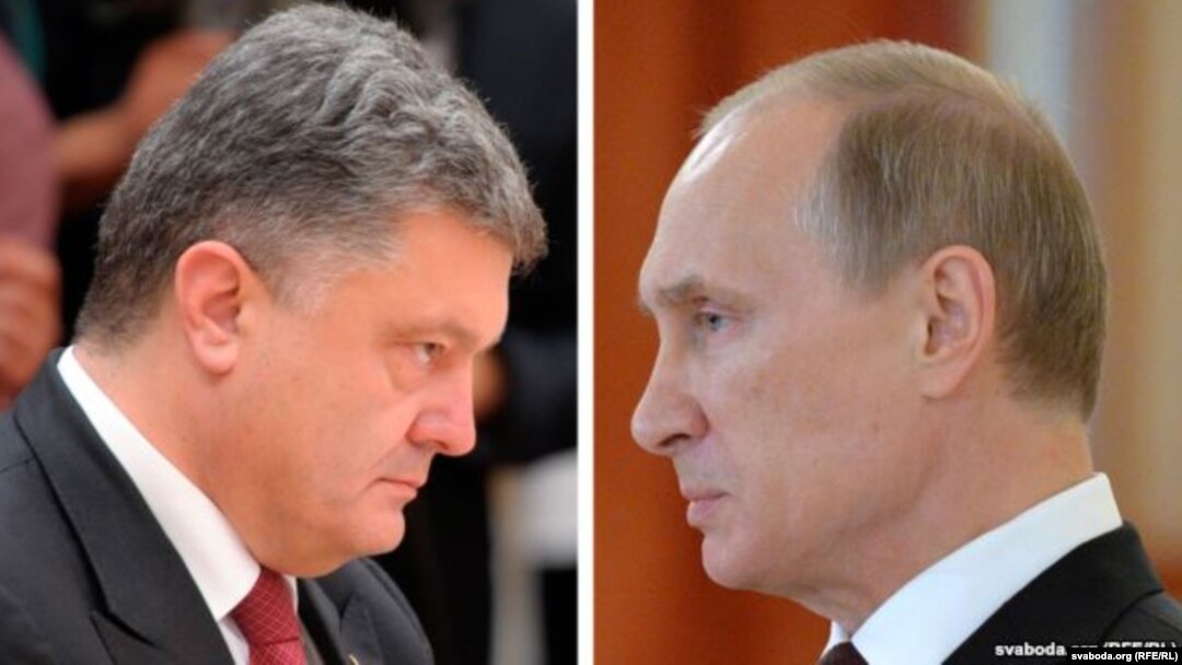 Presiden Ukraina Petro Poroshenko (kiri) dan Presiden Rusia Vladimir Putin membahas pakta perdamaian dalam pembicaraan melalui telepon, Kamis (21/6). 