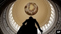 Patung George Washington di Rotunda Gedung Capitol, Washington, D.C. (Foto: dok).