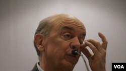 El candidato opositor José Serra, ha logrado reducir la diferencia con la candidata oficialista, aunque aún no logra colocarse dentro del margen de error de los soneos.