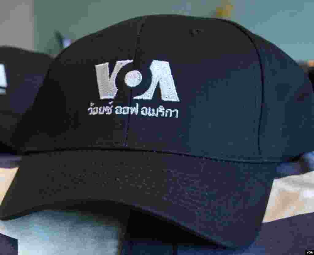 หมวกโลโก้วีโอเอ