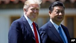 美国总统川普与中国国家主席习近平星期五在佛罗里达海湖庄园