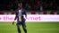 Le milieu de terrain sénégalais du Paris Saint-Germain Idrissa Gueye joue le ballon lors du match de football de Ligue 1 entre le Paris Saint-Germain (PSG) et Toulouse (FC) au Parc des Princes à Paris le 25 août 2019.