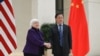 美國財政部長珍妮特耶倫2024年4月8日訪問北京期間與中國人民銀行行長潘功勝會面。 （法新社照片）