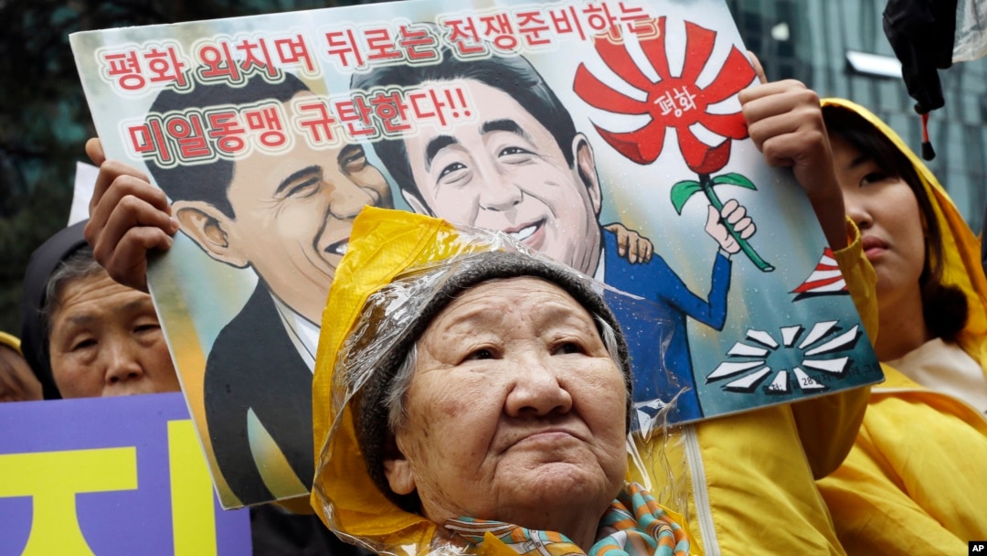 Pemerintah Jepang memberikan dana kompensasi $ 8,3 juta bagi mantan budak seks yang sudah lanjut usia dan masih hidup serta permintaan maaf dari Perdana Menteri Jepang Shinzo Abe untuk penyelesaian sengketa bersejarah PD II (Foto: dok).
