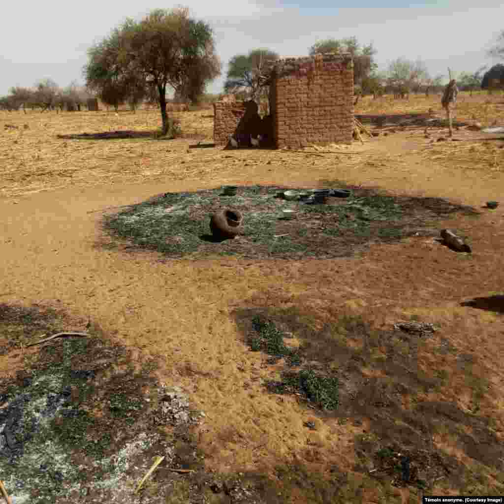 Des campements Peulh détruits par les Koglweogo dans le Centre-Nord du Burkina, 3 janvier 2019.