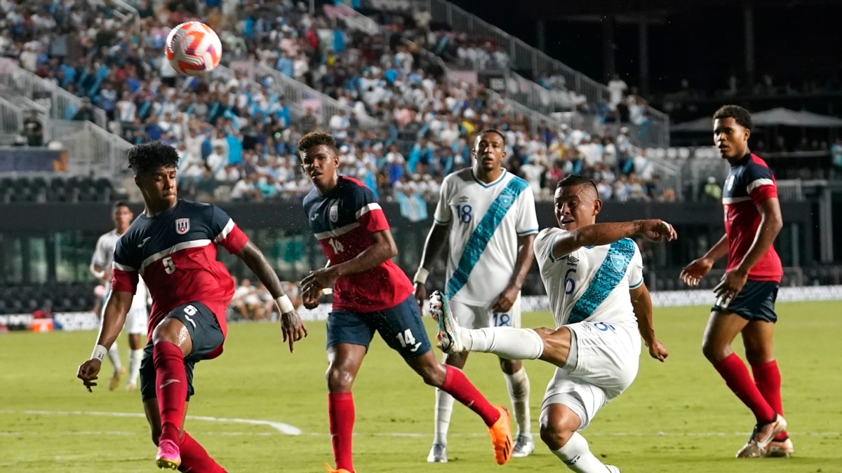 Cuatro futbolistas de Cuba dejan la concentración tras el primer