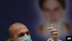 از شش واکسنی که ایران ادعا می‌کند در دست تولید دارد، «برکت» و «پاستور» مجوز استفاده اضطراری گرفته اند