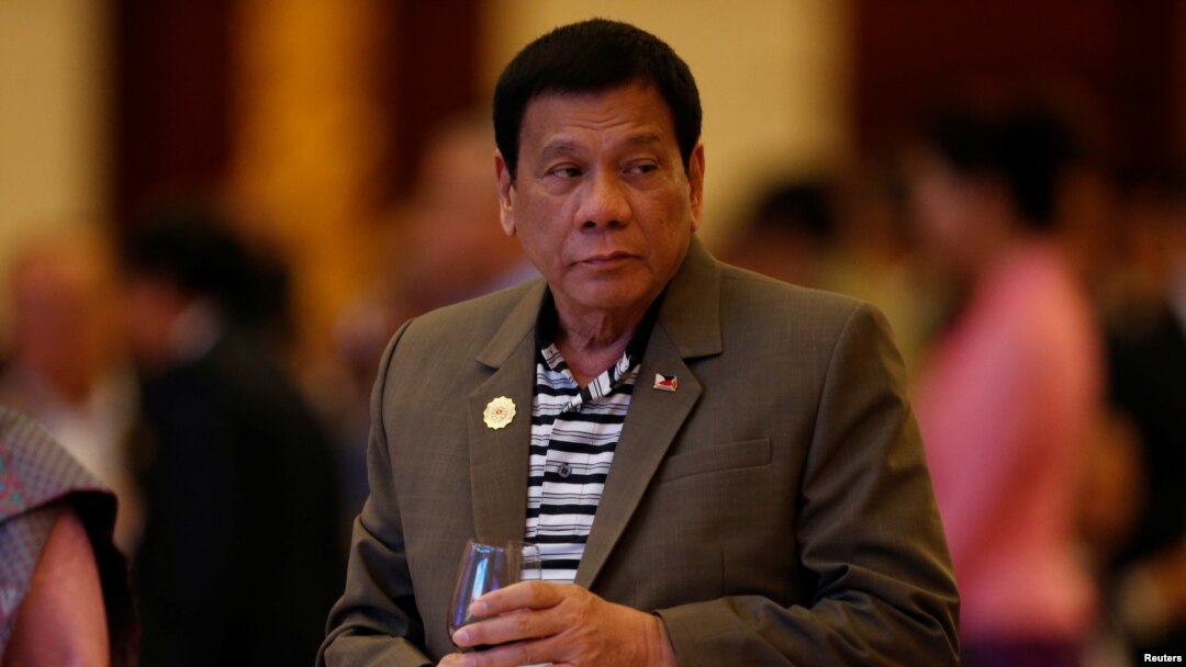 Presiden Filipina Rodrigo Duterte menghadiri makan malam pada KTT ASEAN Vientiane, Laos (6/9). (Reuters/Soe Zeya Tun)