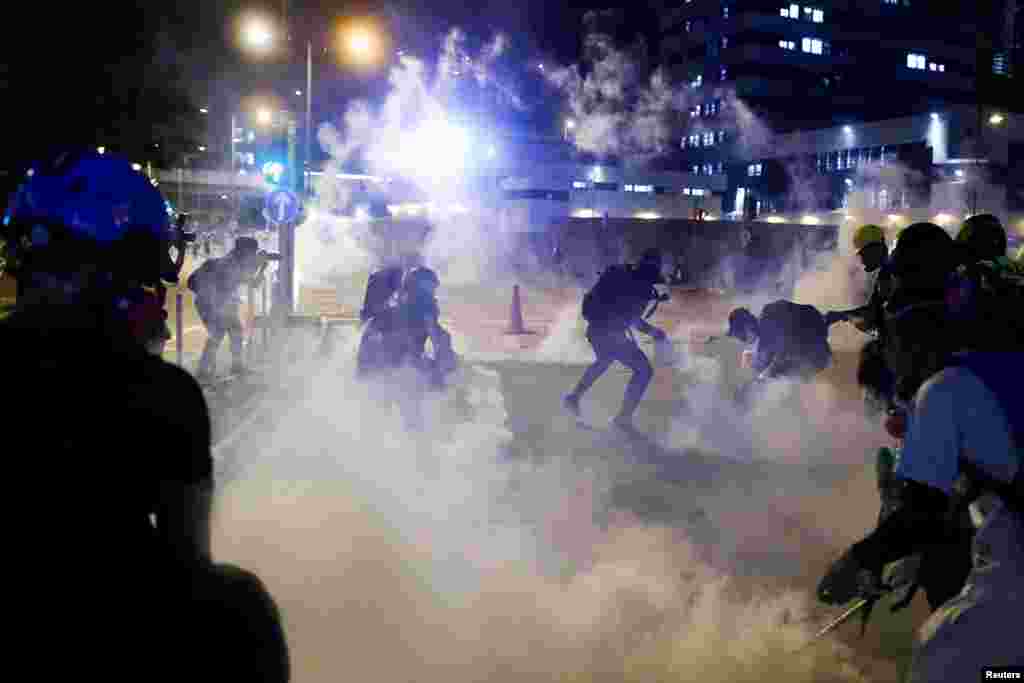 La violencia en las calles de Hong Kong sigue recrudeciéndose mientras entran en su semana 11 las protestas prodemocracia.