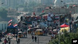 21일 이라크 바그다드 그린존 주변에서 반정부 시위가 계속됐다