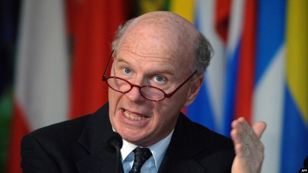 Roeland van de Geer, représentant spécial de l'UE pour la région des Grands Lacs, s'adresse à la presse le 20 mars 2007 à Kinshasa. A