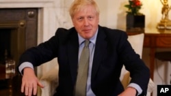 Ông Boris Johnson trong một cuộc tiếp bà Ursula von der Leyen hồi tháng 1/2020