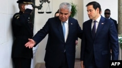 Presiden Panama Jose Raul Mulino (kiri) saat menerima kunjungan Menlu AS Marco Rubio di Panama City, 2 Februari 2025 lalu. 