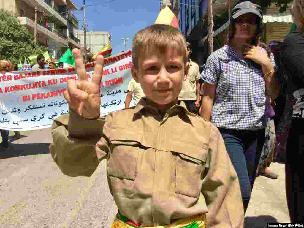 Xwepêşandana Gelê Efrînê li Dij Bombebarana Berdewam ya Artêşa Tirkiyê Û Grûbên Çekdar