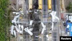 Una vista de drones muestra los escombros de una cabina de peaje después de un ataque con coche bomba en Cúcuta, Colombia, el 20 de febrero de 2025. REUTERS