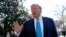 El presidente Donald Trump habla a periodistas en el jardín sur de la Casa Blanca en Washington, antes de abordar el helicóptero Marine One, el 10 de abril de 2019.