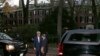 Kerry recibe en su casa a consejero chino