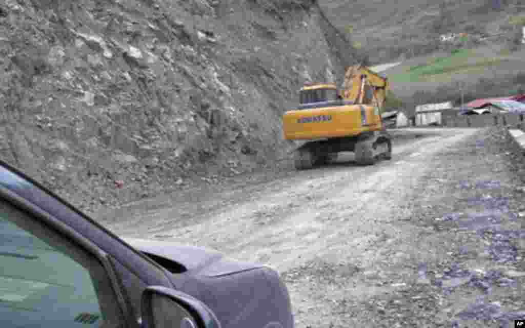 挖土机最后也走了