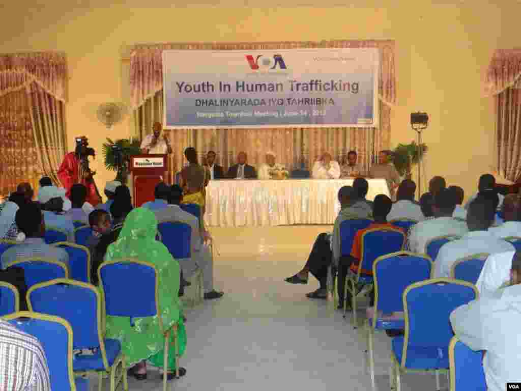 Laanta Af-Soomaaliga ee VOA oo &quot;Kulan Dadweyne&quot; oo looga hadlayo Dhalinyarada iyo Tahriibka ku qabatay magaalda Hargeysa, June 14, 2013.