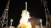 Bức ảnh được chụp vào ngày 21 tháng 11 năm 2023 và được Thông tấn xã Triều Tiên (KCNA) chính thức công bố vào ngày 22 tháng 11 năm 2023 cho thấy một tên lửa mang theo vệ tinh trinh sát 'Malligyong-1' được phóng to từ Vệ tinh Sohae.