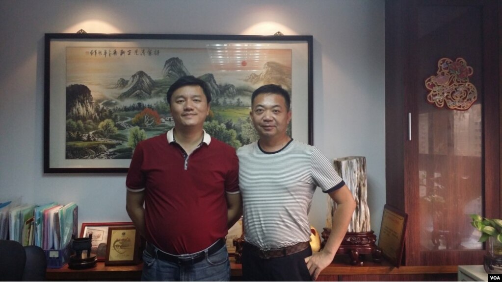 唐恺（左）和六四后被通缉的学运领袖杨涛曾被关在秦城监狱同一监号（唐恺提供）(photo:VOA)