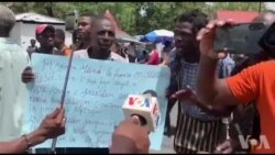 Sitin devan anbasad Lafrans la pou mande ranbousman dèt endepandans la