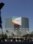 Un hombre pasa en un scooter cerca del Centro de Convenciones de Los Ángeles durante el primer día de la Novena Cumbre de las Américas en Los Ángeles, EEUU, 6 de junio de 2022.