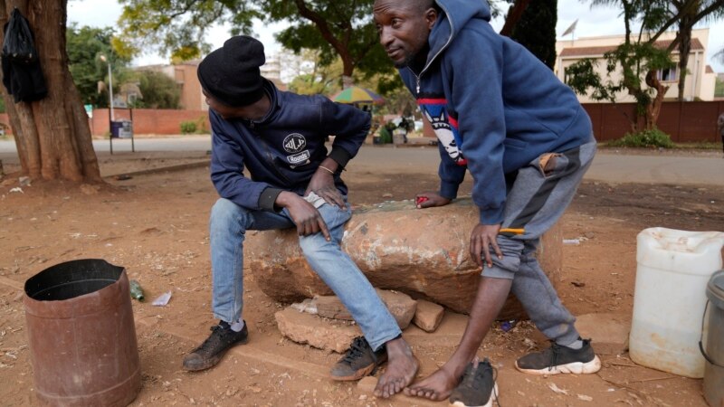 Toes-for-Cash Hoax Reflects Zimbabwe Fears of Soaring Prices