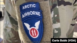 Los soldados renombrados de la 11.ª División Aerotransportada se denominan "Ángeles del Ártico" y ahora lucen una versión actualizada de la insignia antigua de la división.