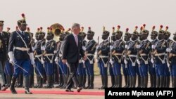 Le couple royal doit encore passer la journée de jeudi à Kinshasa, avant de se rendre à Lubumbashi (sud-est) puis à Bukavu, dans l'est.