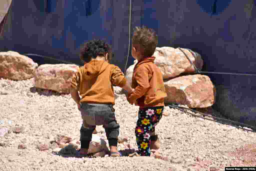 Rewşa nebaş ya Zarokên Efrînî yên li penageha Şehba dimînin