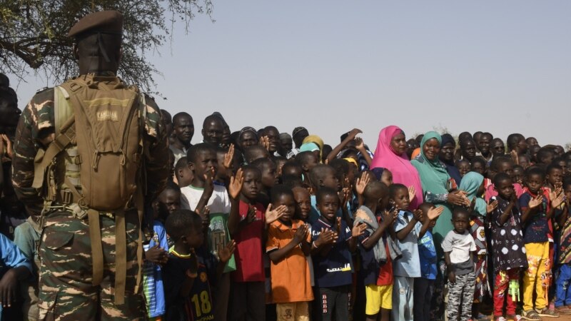 L'armée malienne dit avoir frappé les jihadistes après un massacre