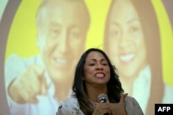 Marelen Castillo, compañera de fórmula del candidato presidencial independiente colombiano Rodolfo Hernández, pronuncia un discurso durante un mitin de campaña en Cali, Colombia, el 6 de junio de 2022.