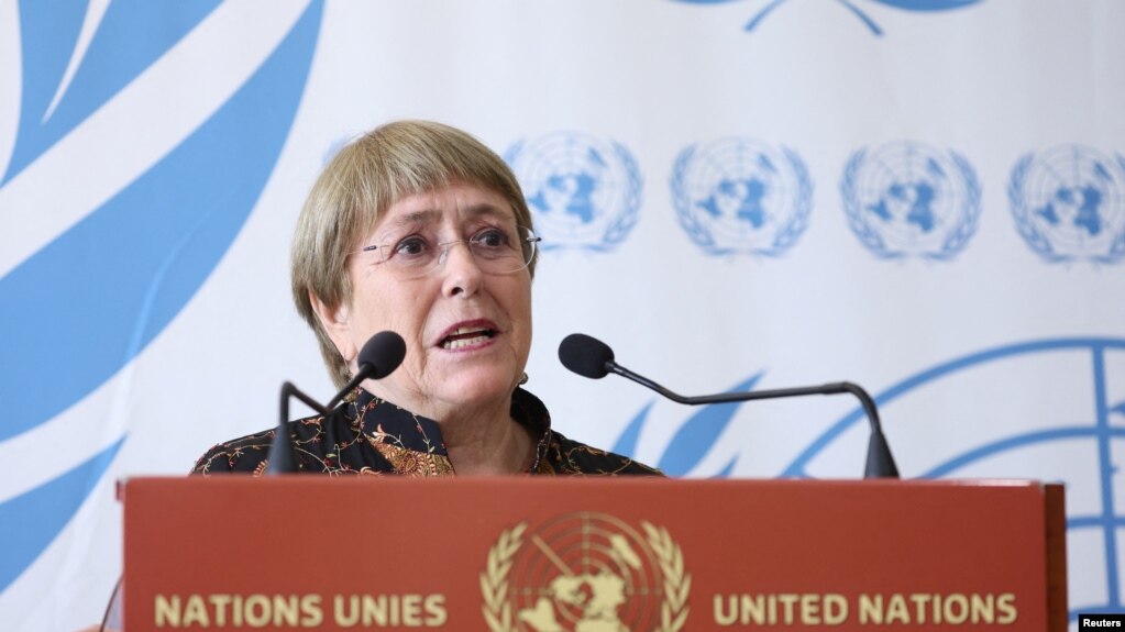 联合国人权事务高级专员巴切莱特在日内瓦对媒体讲话。 （2022年6月13日）(photo:VOA)