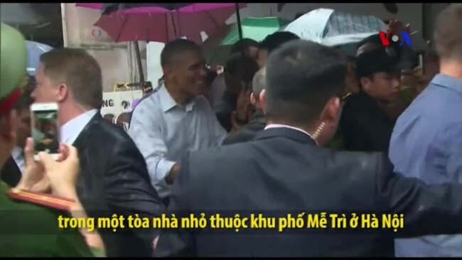 TT Obama tham gia ghi hình phim ký sự du lịch tại Hà Nội