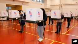 Maryland voters cast their ballots at the Pip Moyer Recreation Center in Annapolis, Md., Nov. 3, 2020.