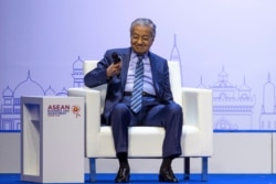 Malaysia Prime Minister Mahathir Mohamad participates in ASEAN Business and Investment Summit, Nonthaburi, Thailand, Nov. 2, 2019.
