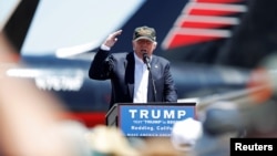 Le candidat républicain américain Donald Trump parle lors d'un meeting de campagne à Redding, en Californie, aux États-Unis, le 3 Juin 2016. 