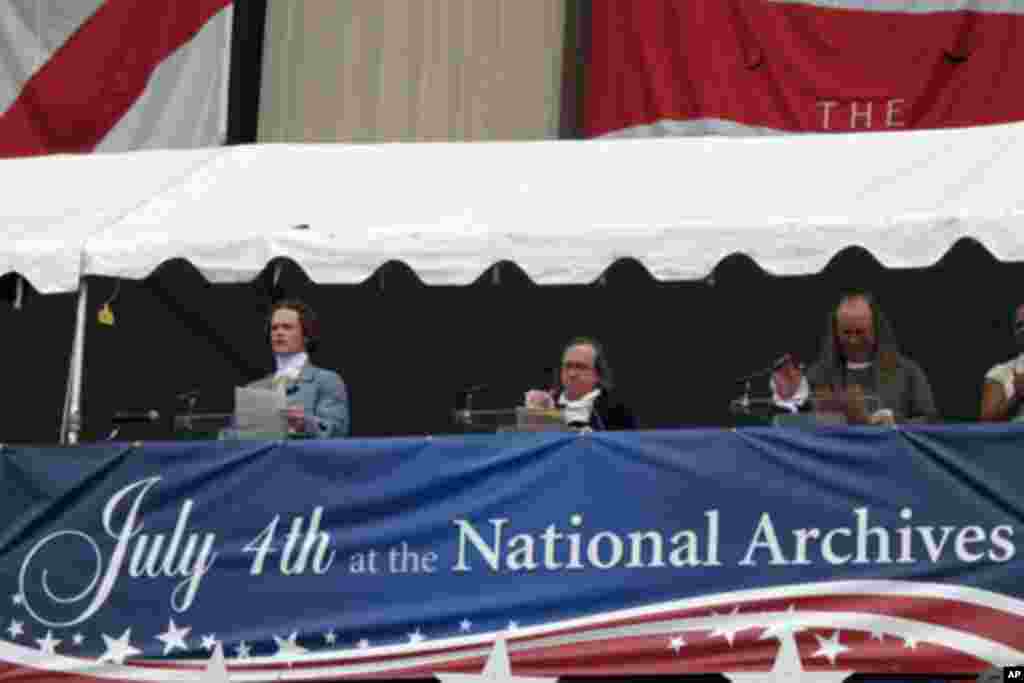 托马斯.杰斐逊、约翰.亚当斯、本杰明.福兰克林现身独立节庆祝