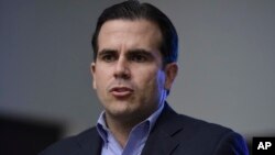 El gobernador de Puerto Rico, Ricardo Roselló, dice que la isla enfrenta una crisis humanitaria tras el paso del huracán María.