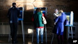 Wisconsin voters cast their ballots in the state's primary at the South Shore Park Pavilion, in Milwaukee, April 5, 2016.