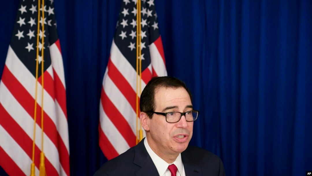 Menteri Keuangan AS Steven Mnuchin berbicara kepada para wartawan di Buenos Aires, Argentina, 21 Juli 2018.