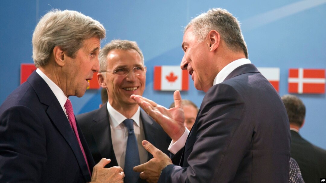 Američki državni sekretar Džon Keri, generalni sekretar NATO-a Jens Stoltenberg i crnogorski premijer Milo Đukanović