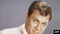 Në kujtim të aktorit Toni Kërtis