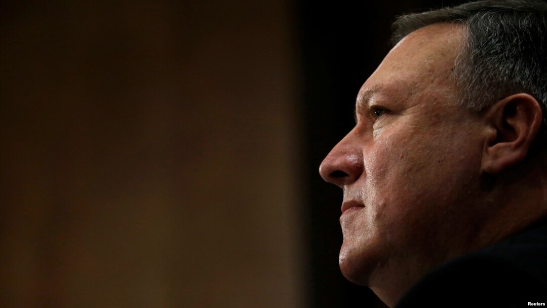 Direktor CIA, Majk Pompeo, svedoči pred Komitetom za spoljne poslove Senata tokom saslušanja pre potvrđivanja njegovog imenovanja za novog državnog sekretara SAD, na Kapitol hilu, Vašington, 12. aprila 2018.
