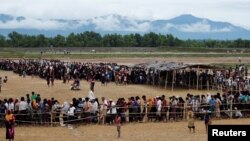 ဘင်္ဂလားဒေ့ရှ်ဘက် တိမ်းရှောင်လာတဲ့ ရိုဟင်ဂျာမူဆလင်များ။ ( အောက်တိုဘာ ၁၂-၂၀၁၇)