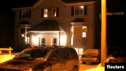 Seorang pria (19 tahun) ditemukan tewas bunuh diri di sebuah rumah di Timberlea, Nova Scotia, Kanada (13/2). Menurut keterangan kepolisian Kanada (RCMP), pria tersebut terlibat rencana pembunuhan di kota Halifax.