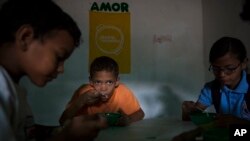 No hay estadísticas oficiales de cuántos niños son abandonados o enviados a orfanatos por sus padres por razones económicas en Venezuela.