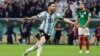 Le capitaine argentin Lionel Messi célèbre le premier but de son équipe contre le Mexique, le 26 novembre 2022.
